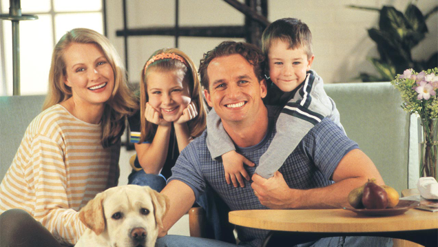Illustration for article titled 5 Amazingly Awkward Family Photos If You Know The Individual Backstories